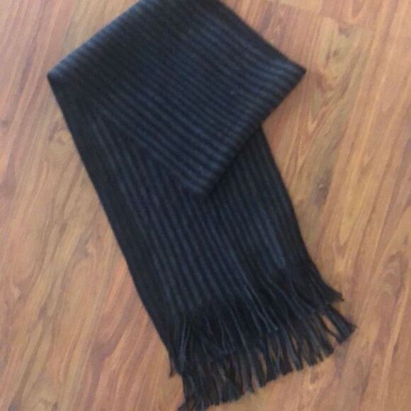 Michael Kors black and gray striped scarf unisex - Picture 1 of 4